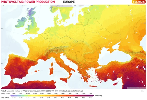 Mapa potenciálu výroby fotovoltaické energie v Evropě.