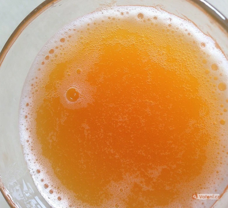 Apple juice in glass bowl