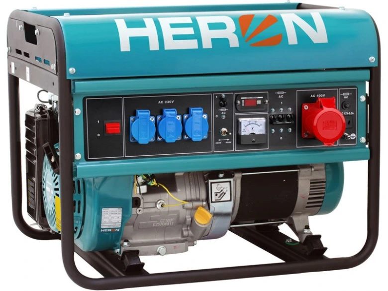 Modrá přenosná elektrocentrála značky Heron s vývody pro stavbu.