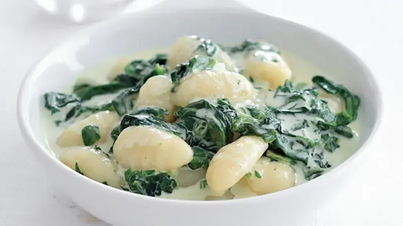 Gnocchi se špenátem v smetanové omáčce